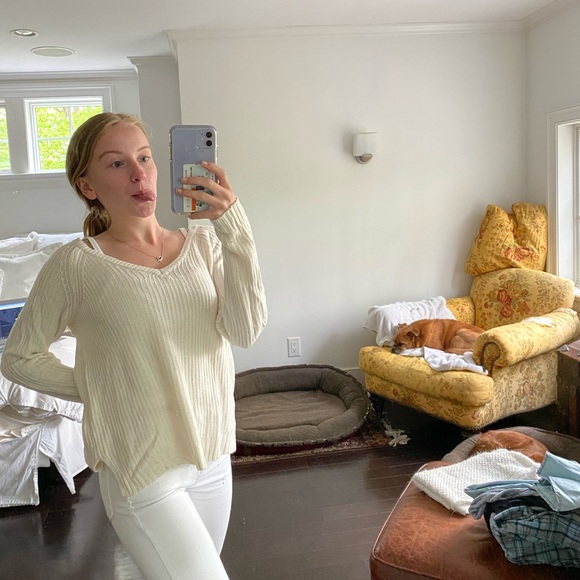 White sweater size: small - Picture 6 of 6